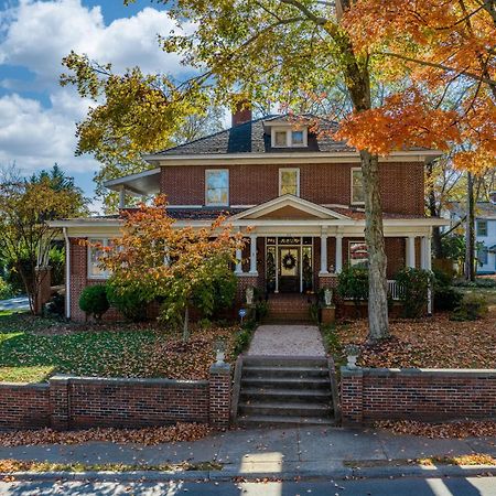 The Inn On Front Street Statesville Exteriör bild